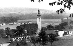 Taufkirchen mit Roit im Hintergrund (1994)