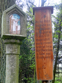 Säule auf Helfenberger Granit zusammen mit Tafel (aus 2016)